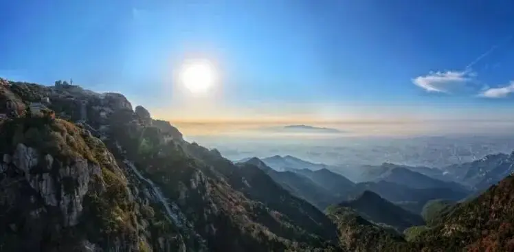 深秋登泰山 | 岱頂的鎏金奇景與心靈印記