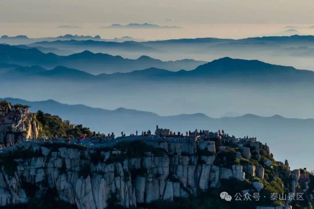 “登頂”泰山
